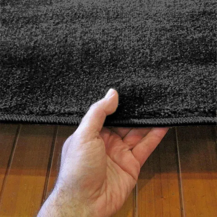 Europa Collection 1000 Black Hallway Runner Saray Rugs