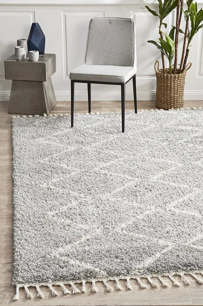 Sila 11 Silver Shaggy Rug Unitex