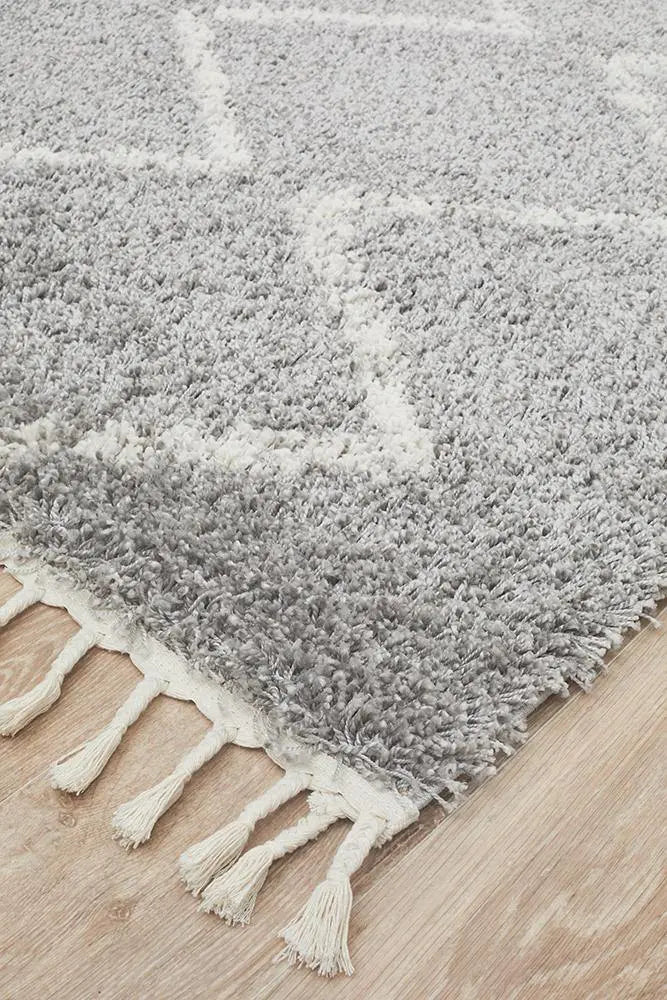 Sila 11 Silver Shaggy Rug Unitex