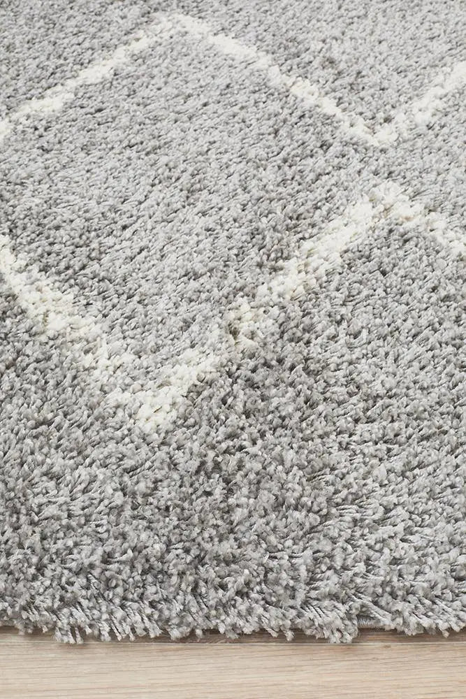 Sila 11 Silver Shaggy Rug Unitex