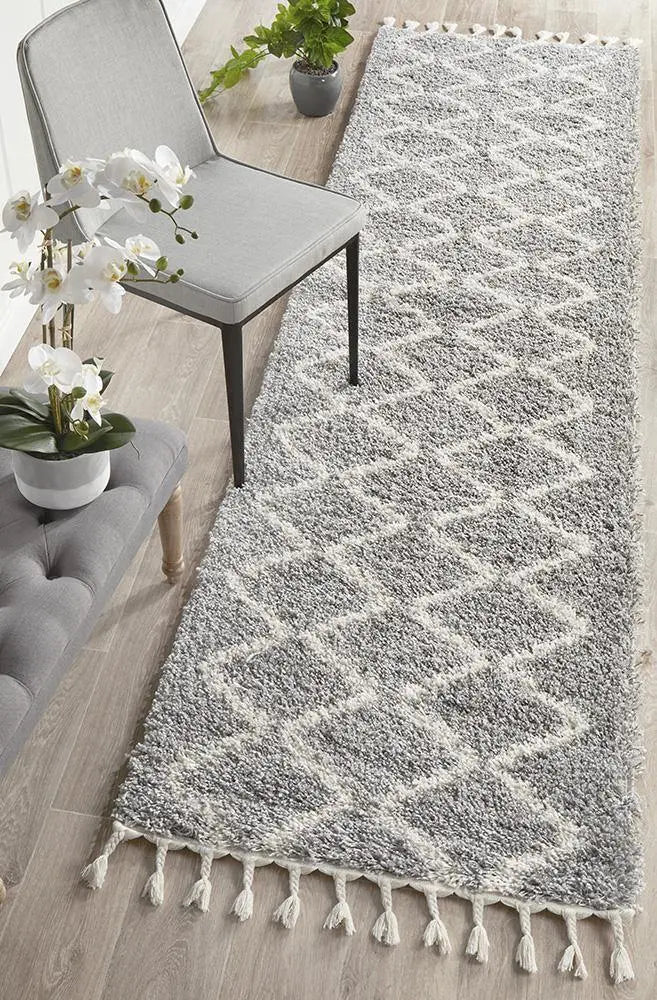 Sila 11 Silver Shaggy Rug Unitex