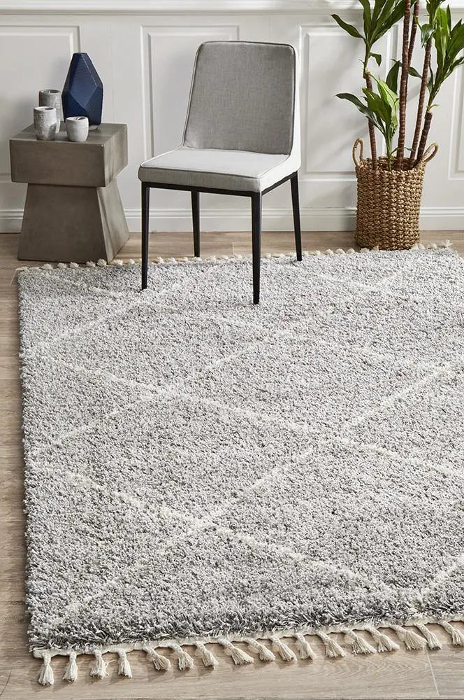 Sila 22 Silver Shaggy Rug Unitex