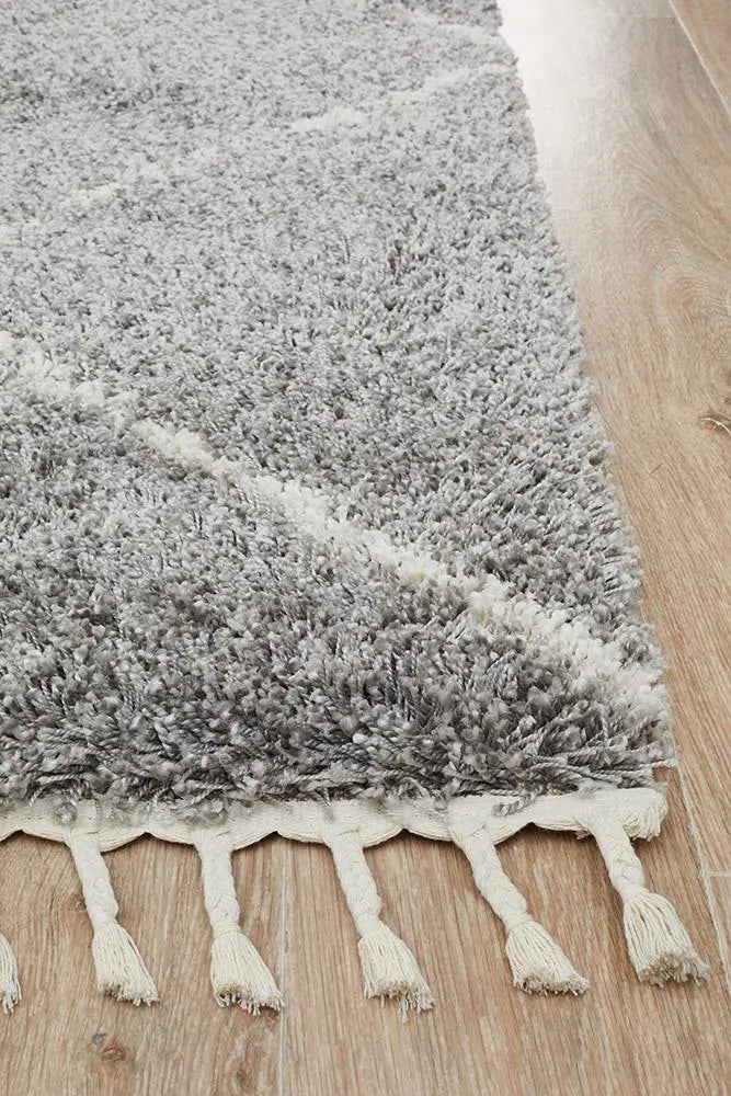 Sila 22 Silver Shaggy Rug Unitex