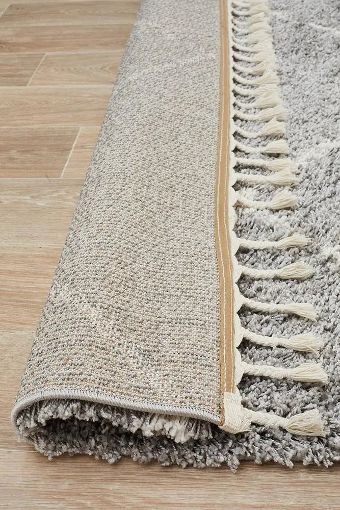 Sila 22 Silver Shaggy Rug Unitex