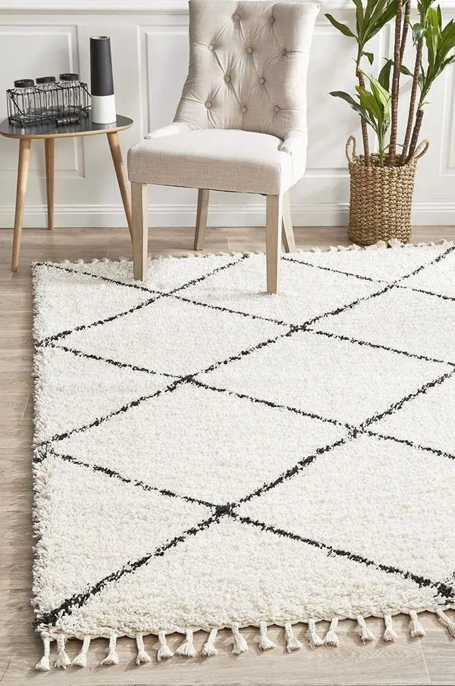 Sila 22 White Shaggy Rug Unitex