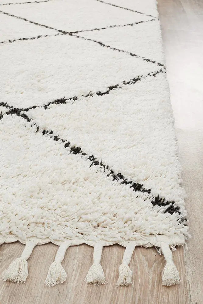 Sila 22 White Shaggy Rug Unitex