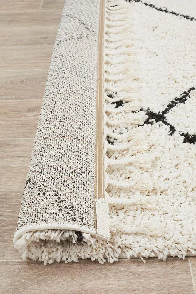 Sila 22 White Shaggy Rug Unitex