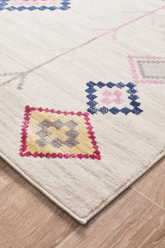 Zara 760 White Rug Unitex