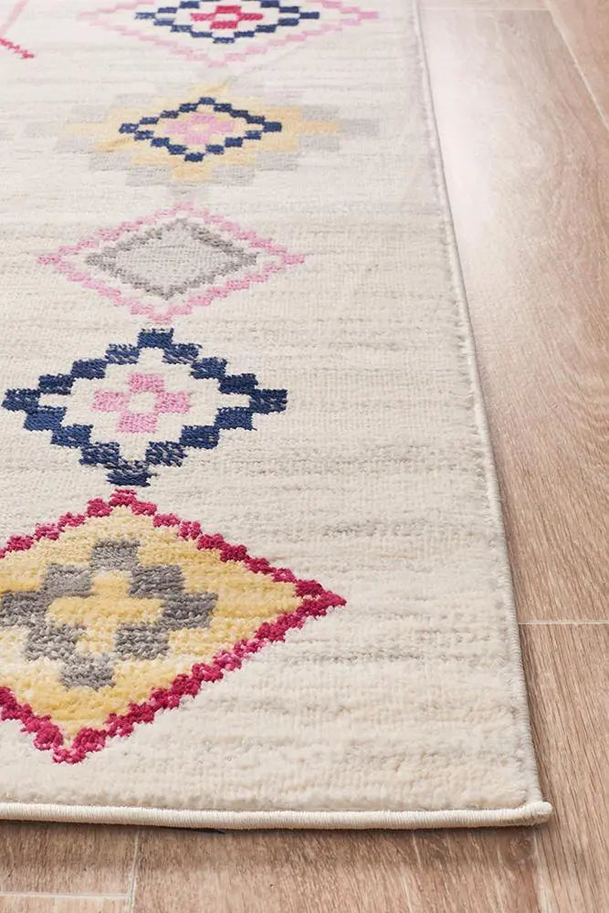 Zara 760 White Rug Unitex