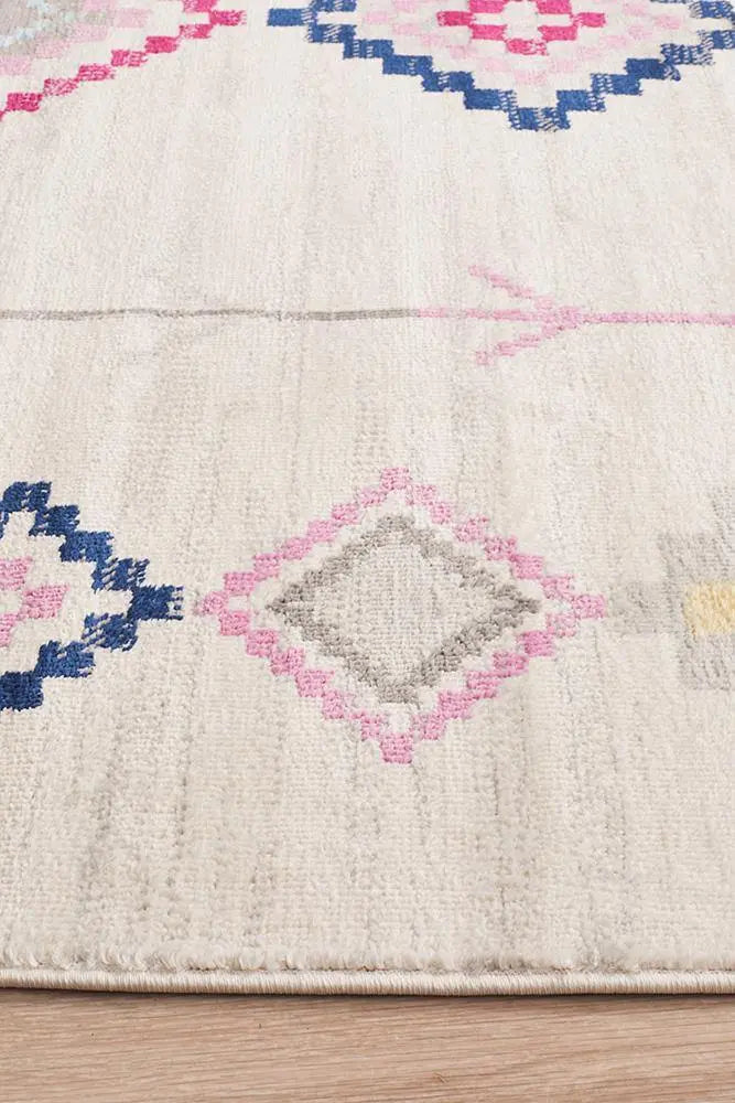 Zara 760 White Rug Unitex
