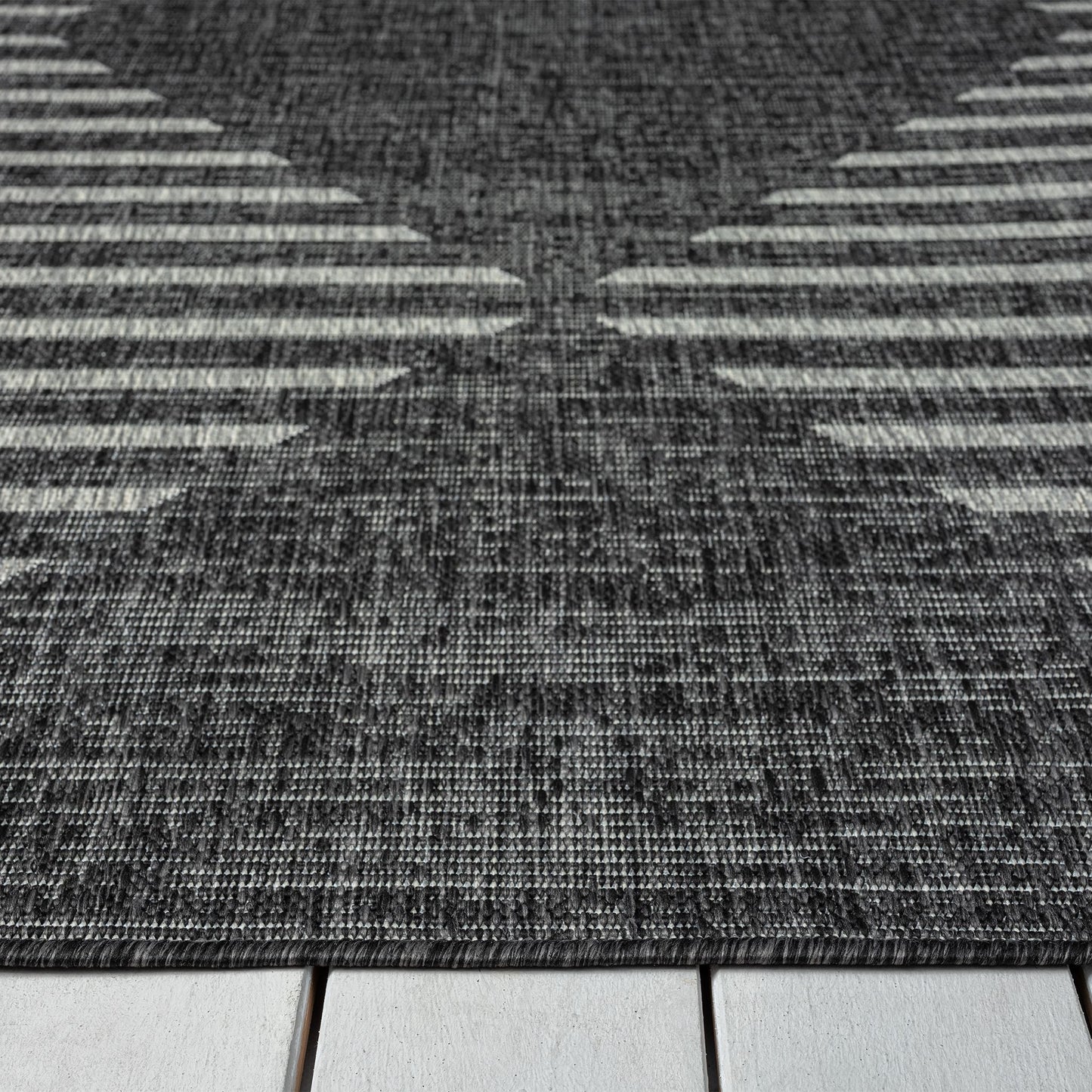 Alfresco 425 Ebony Saray Rugs
