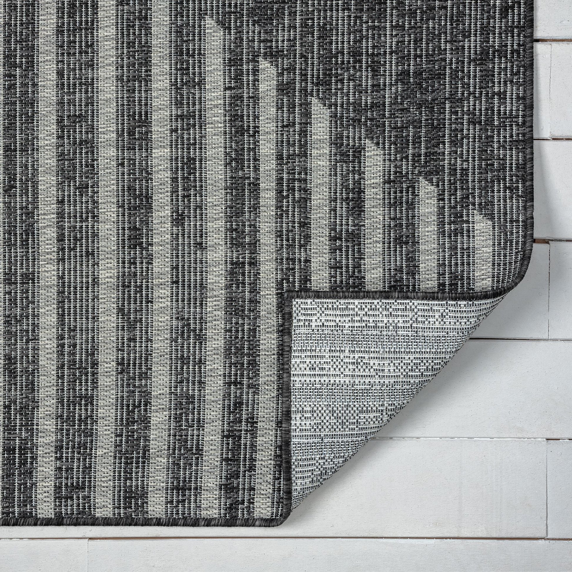 Alfresco 425 Ebony Runner Saray Rugs