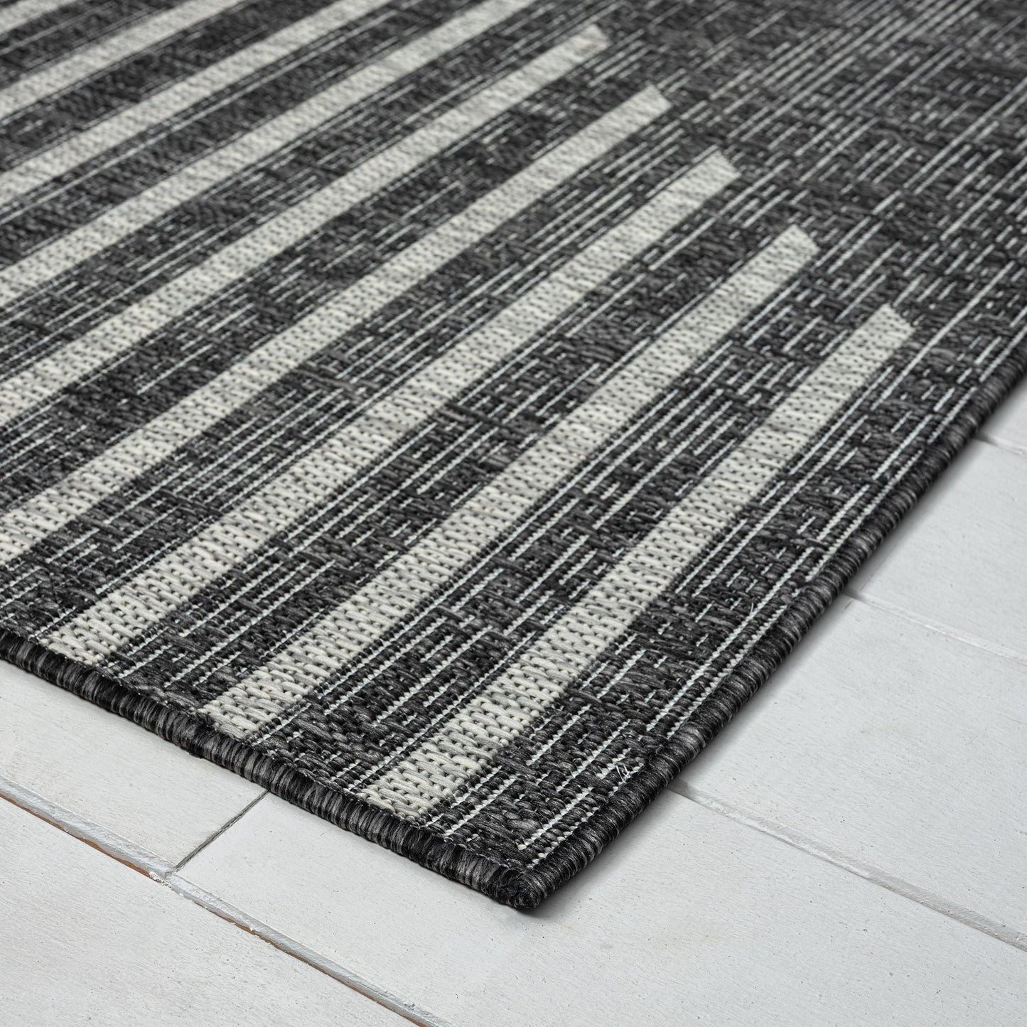 Alfresco 425 Ebony Saray Rugs
