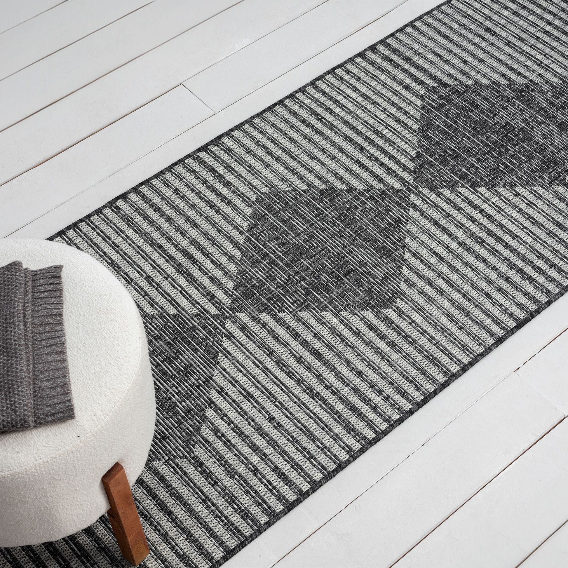 Alfresco 425 Ebony Runner Saray Rugs