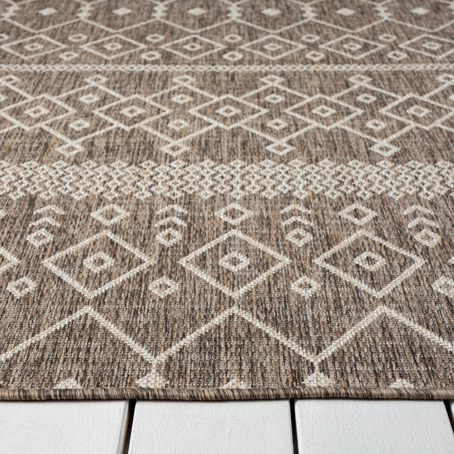 Patio 451 Almond Saray Rugs