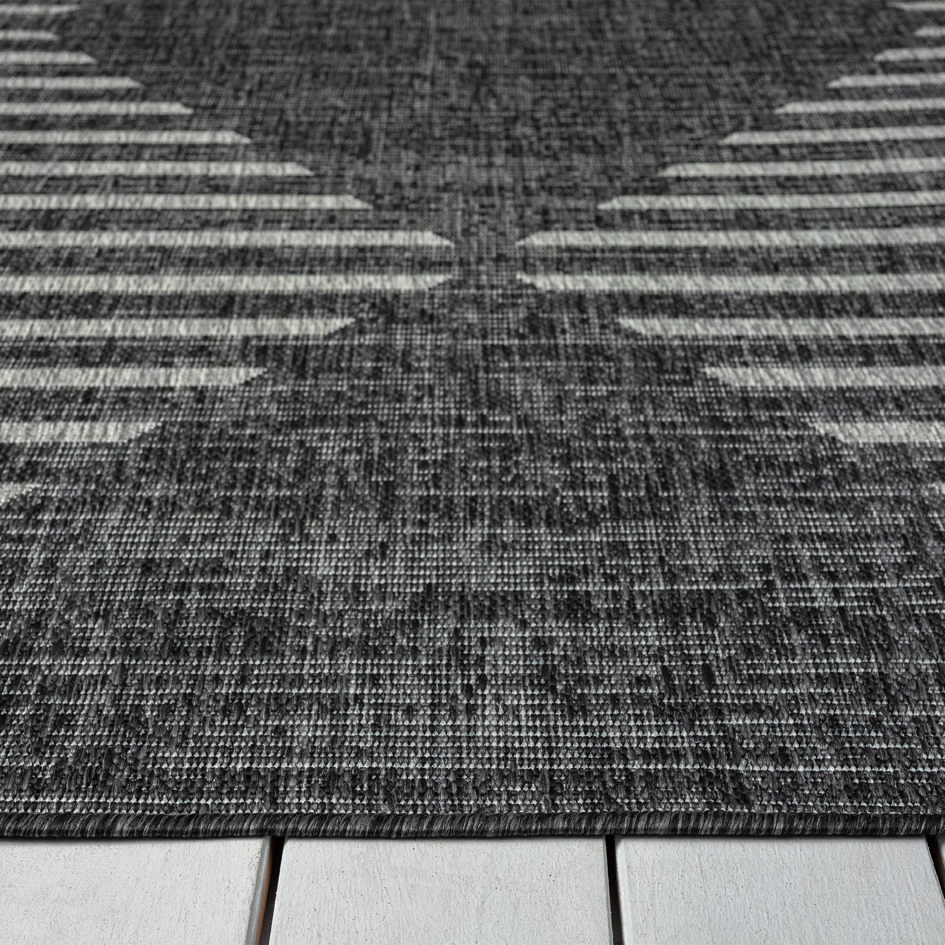 Alfresco 425 Ebony Runner Saray Rugs