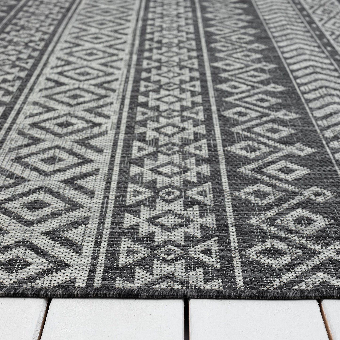 Alfresco 421 Charcoal Saray Rugs