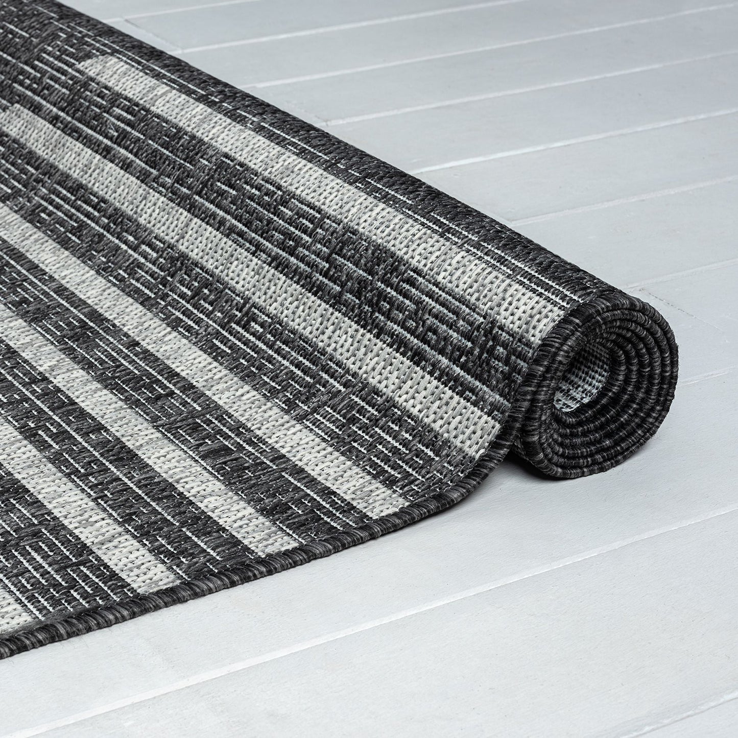 Alfresco 425 Ebony Saray Rugs