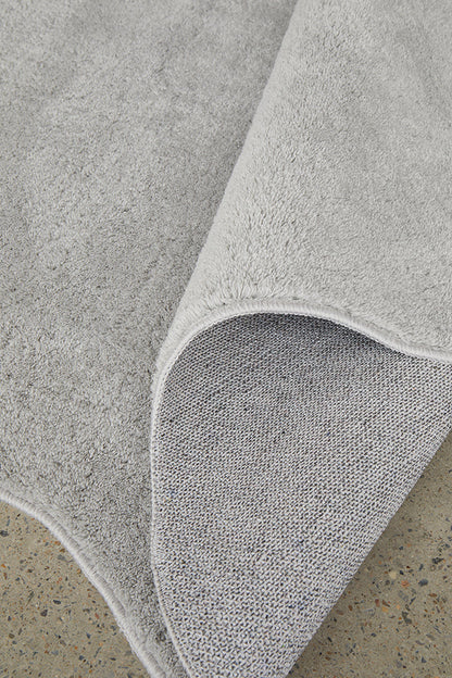 Everest Silver Washable Rug Rug Culture