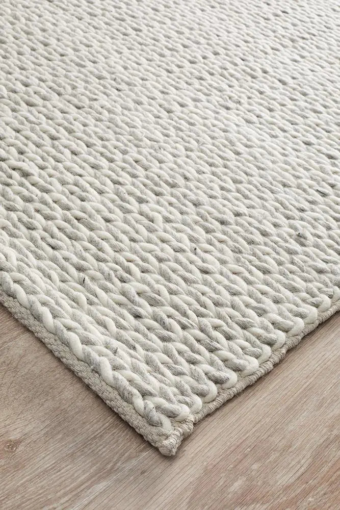 Afroza 320 Silver Wool and Viscose Rug Unitex