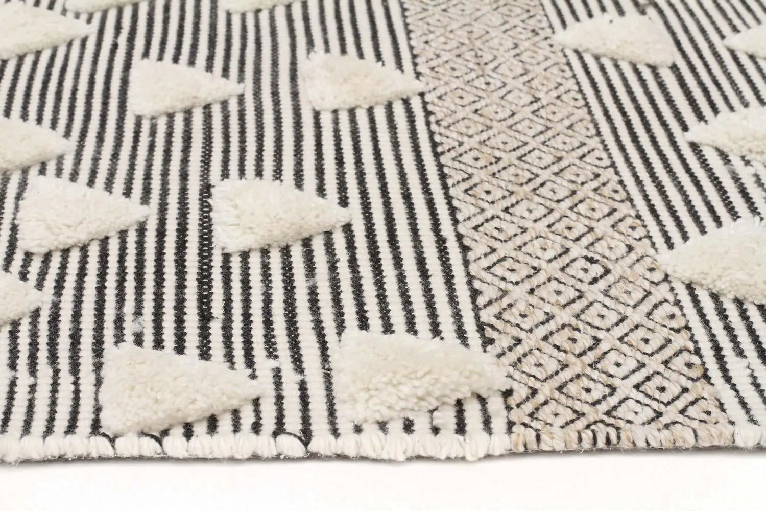 Bonita 733 Ivory Wool and Viscose Rug Unitex