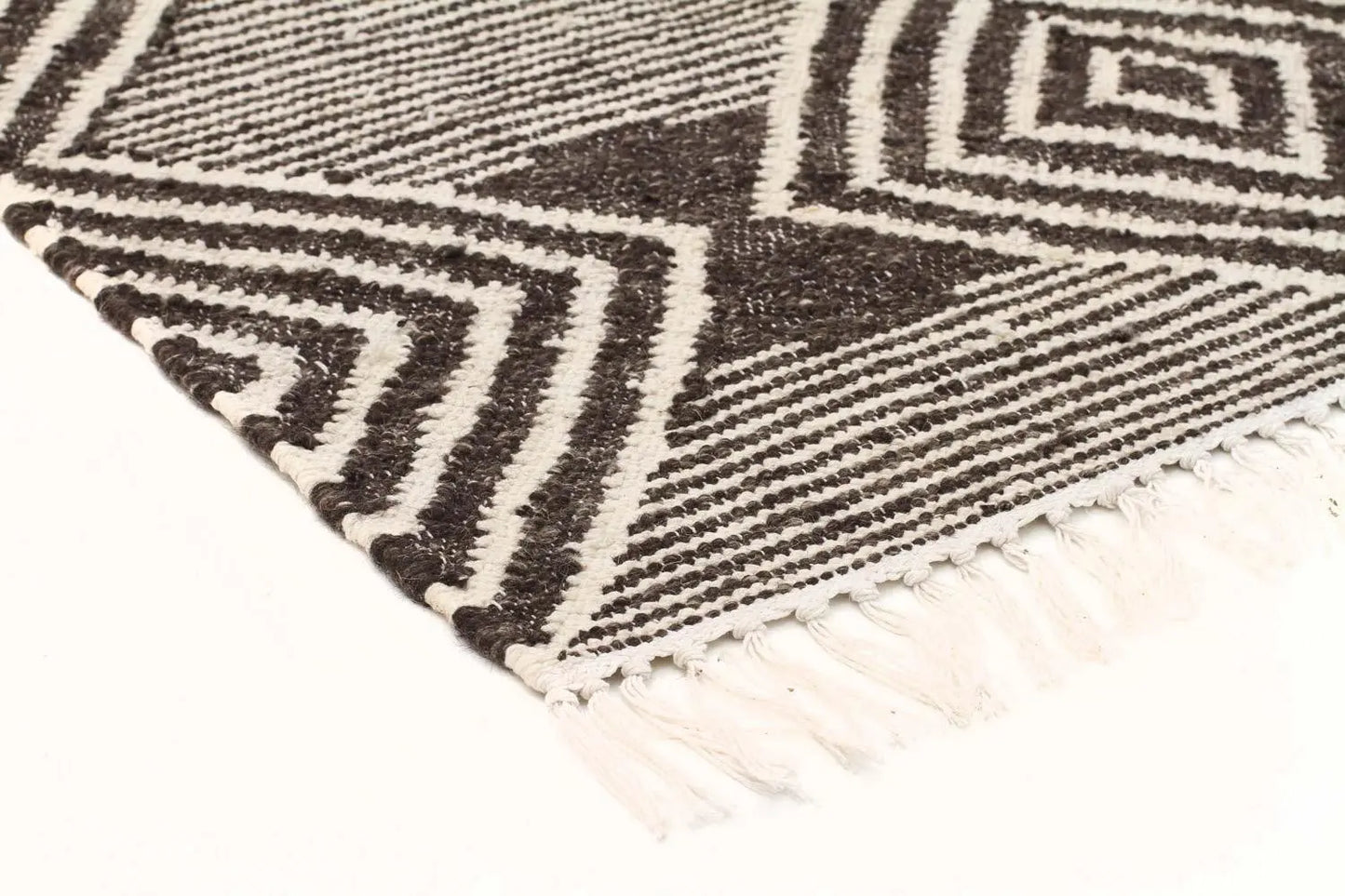 Bonita 744 Charcoal Wool and Viscose Rug Unitex