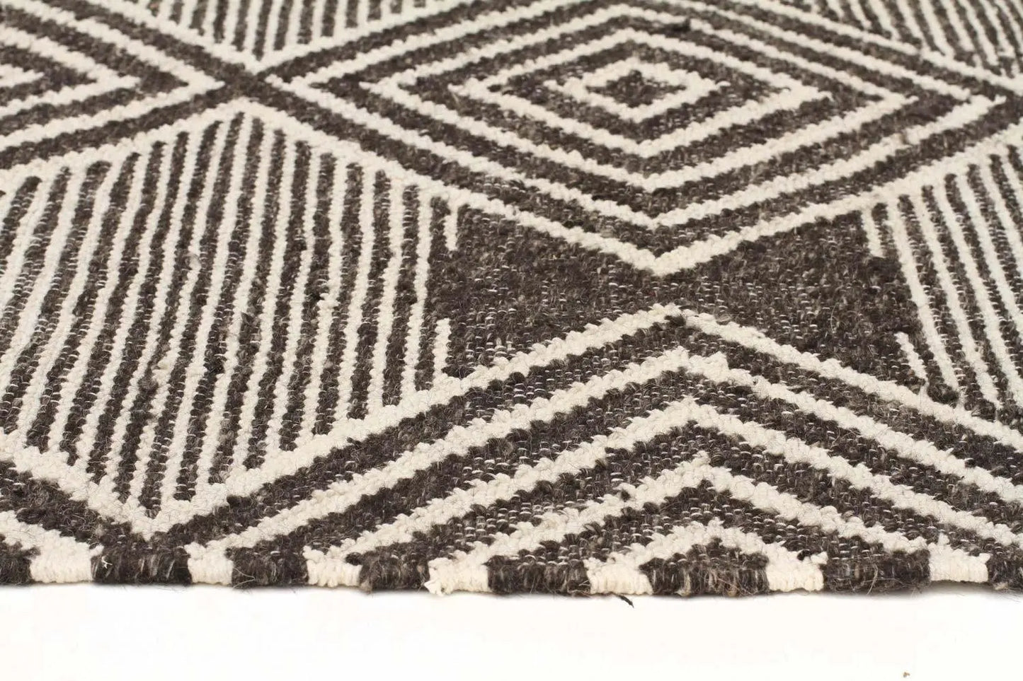 Bonita 744 Charcoal Wool and Viscose Rug Unitex