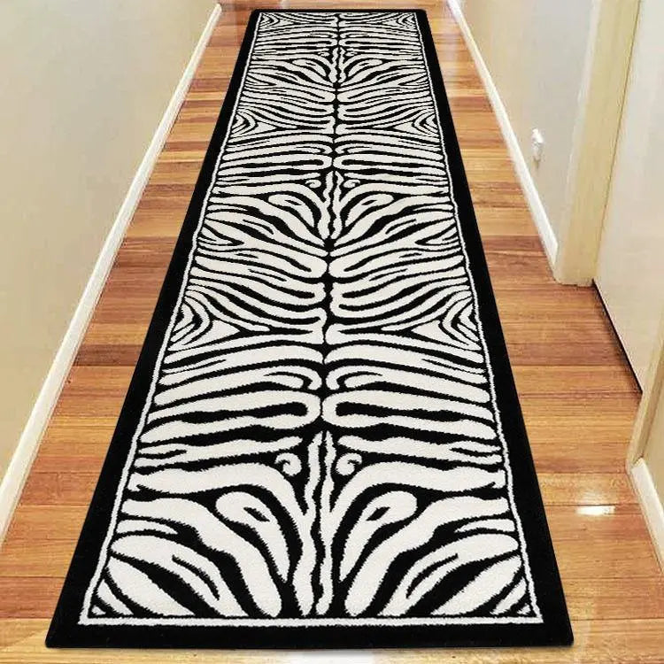 Chali Collection 1820 Black Zebra Hallway Runner Saray Rugs