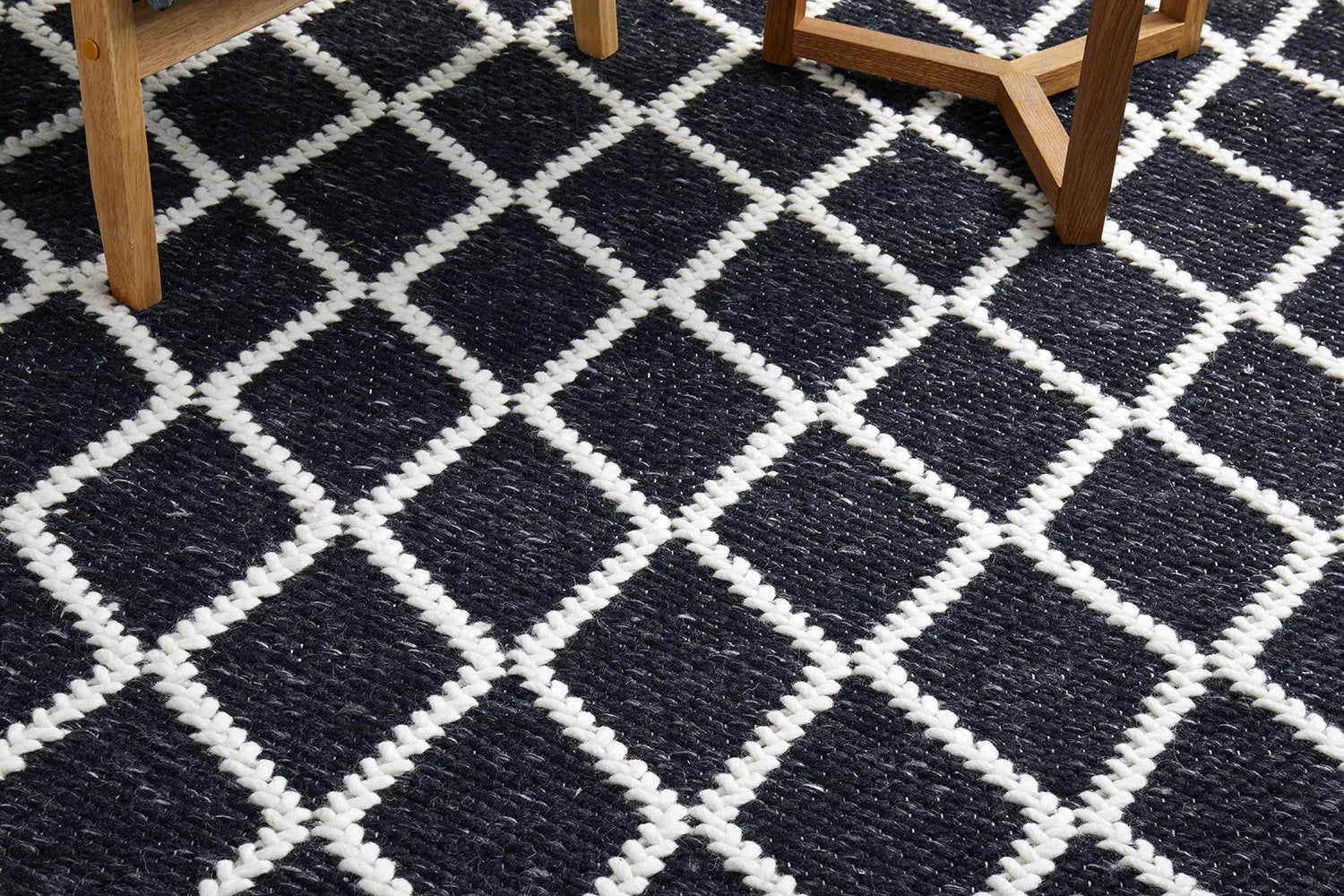 Hoxton hand loomed Black wool Rug RUG CULTURE