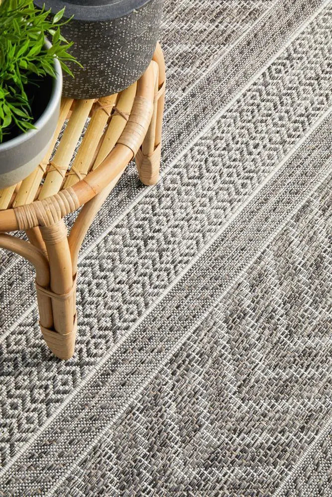 Outdoor Terrace  arrow Grey Rug Rug Culture