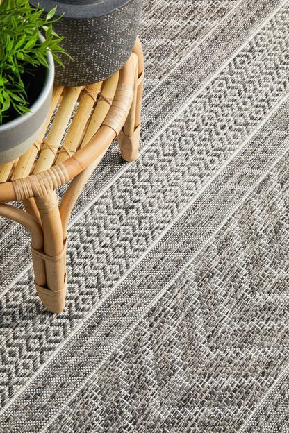 Outdoor Terrace  arrow Grey Rug Rug Culture