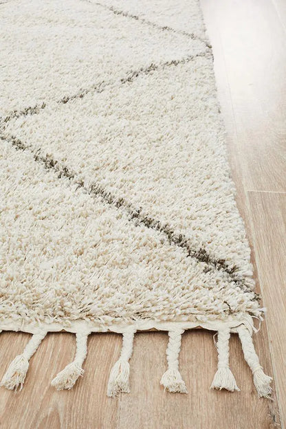 Sila 22 Natural Shaggy Rug Unitex