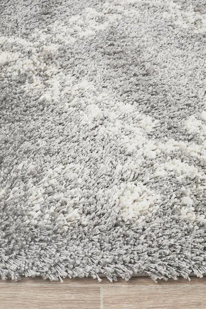 Sila 33 Silver Shaggy Rug Unitex