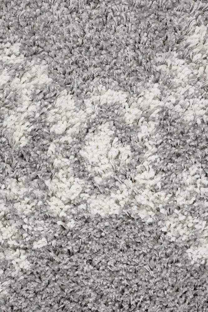 Sila 33 Silver Shaggy Rug Unitex