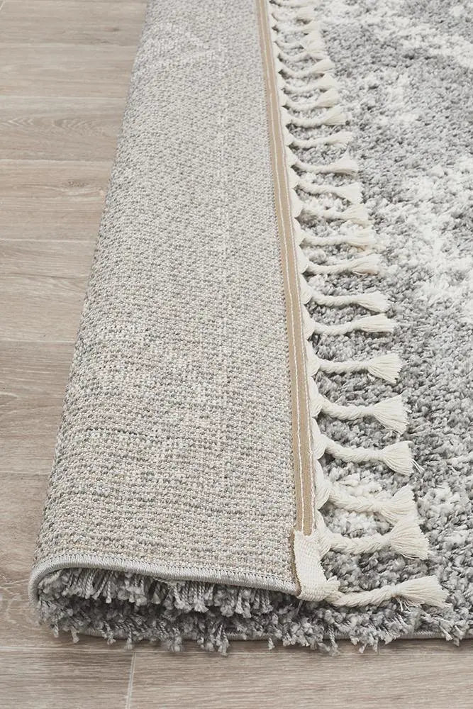 Sila 33 Silver Shaggy Rug Unitex